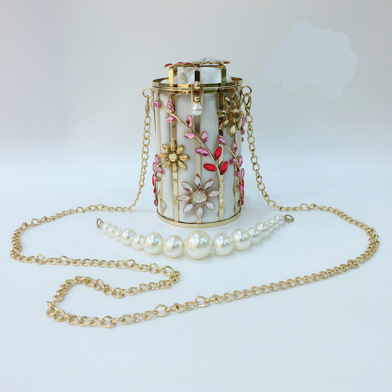 Crystal Flowers Cute Round Pearl Hollow Out Luxury Designer Metallic Bags