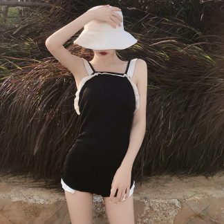 Fashion Conservative One-piece Swimsuit For Women